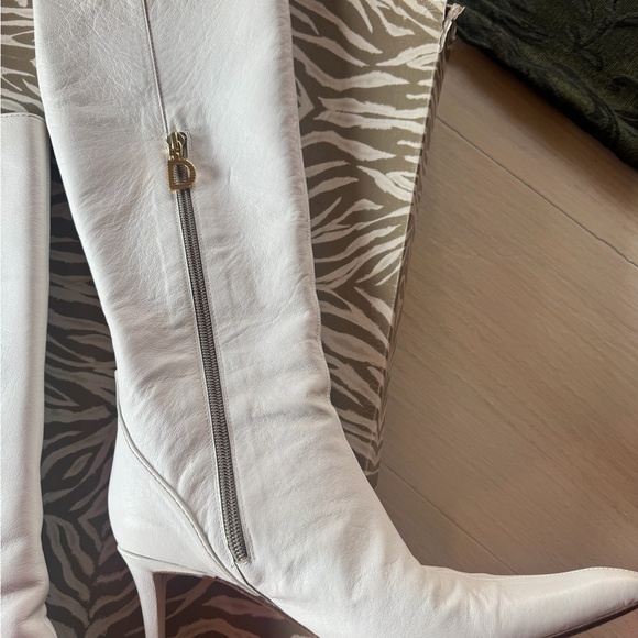 Vero Cuoio White Heeled Boots - Picture 13 of 16